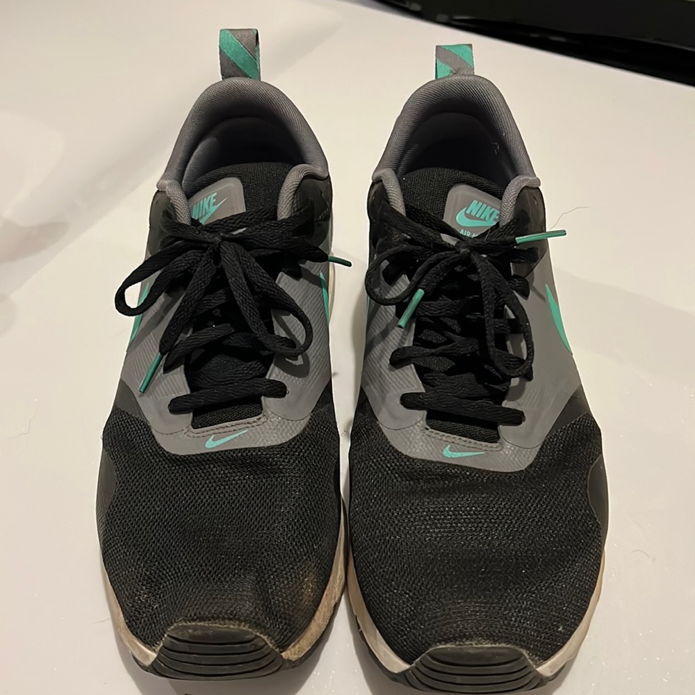 Nike Air Max Tavas teal and black men’s size 12